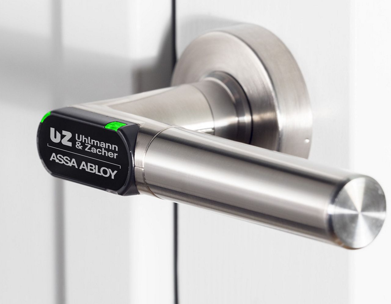 Electronic door fittings – many options for all doors | Uhlmann&Zacher